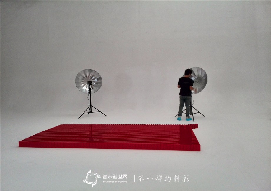 精雕細琢多米諾，打造經典廣告視頻