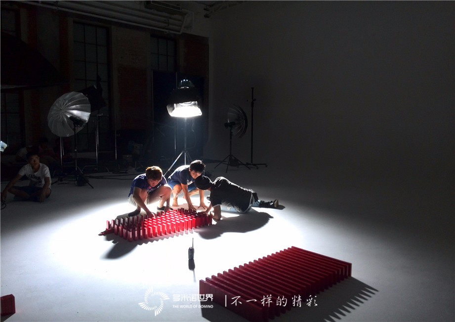 精雕細琢多米諾，打造經典廣告視頻
